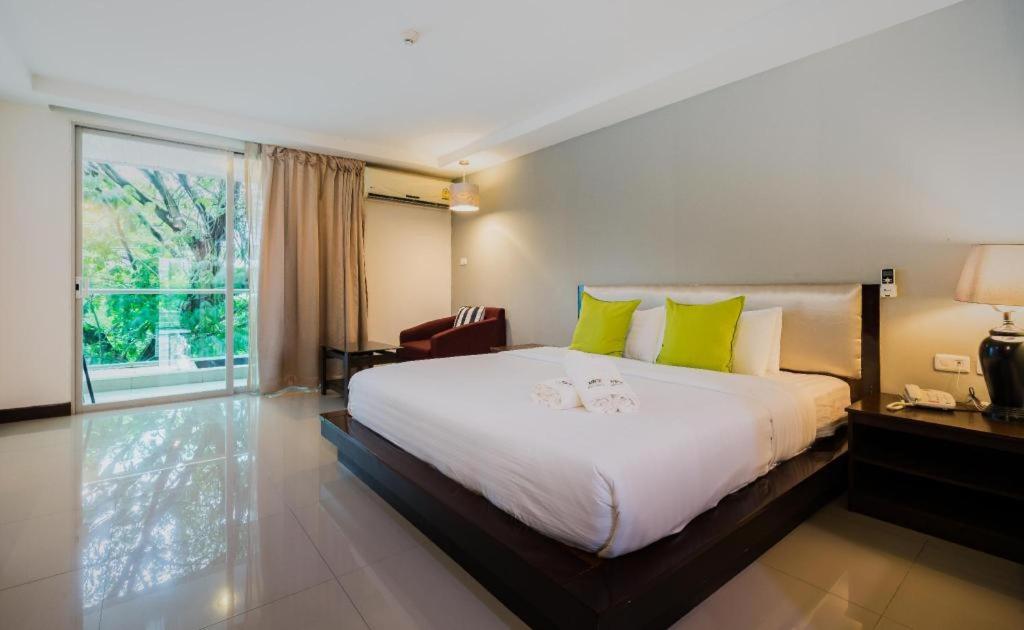 Nice Residence Bangkok Exterior photo
