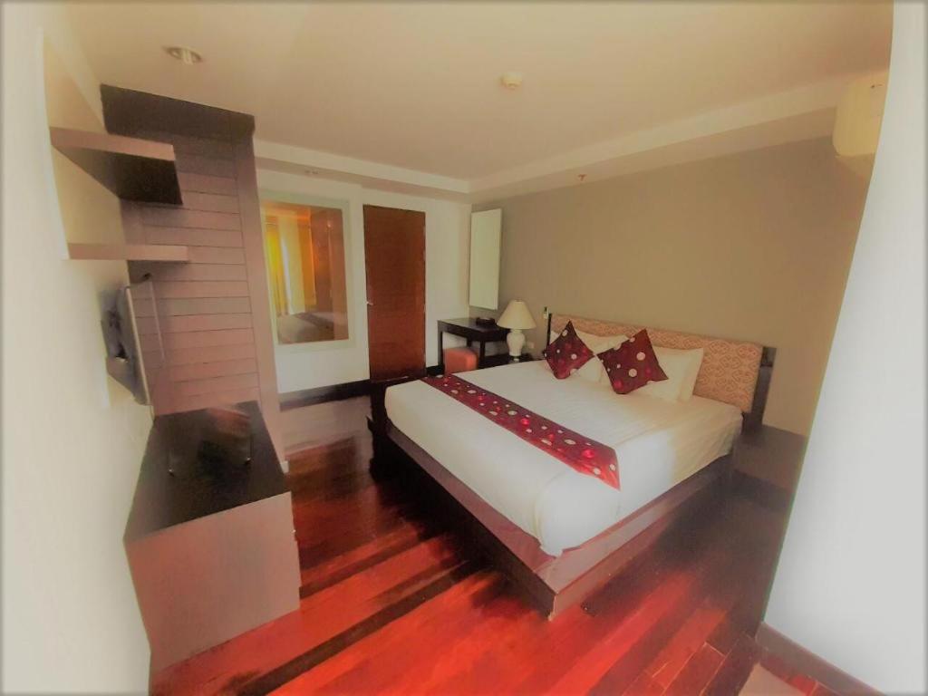 Nice Residence Bangkok Exterior photo